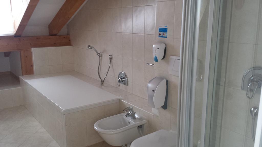 Manzoni Rooms Merano Szoba fotó